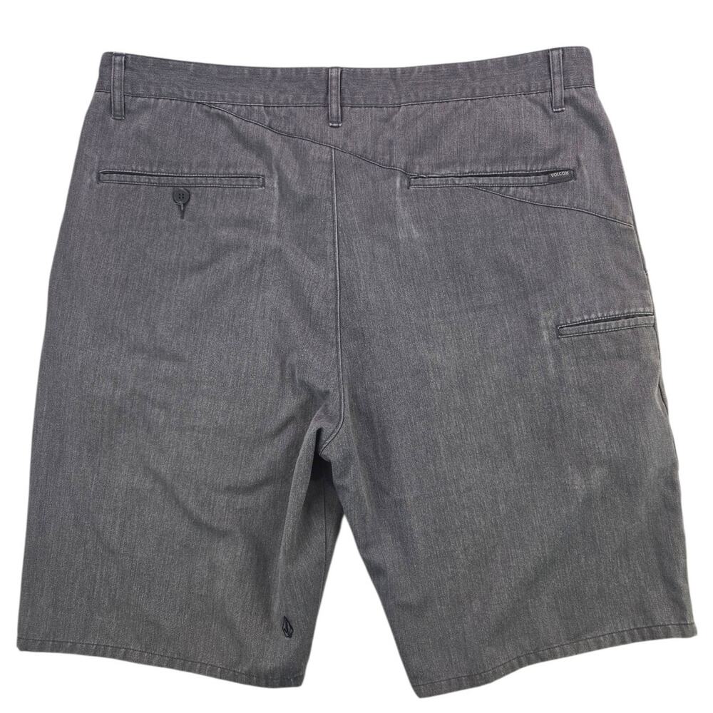 Volcom | Light Grey Flat Front 10" Shorts | Size 38 - Picture 3 of 4
